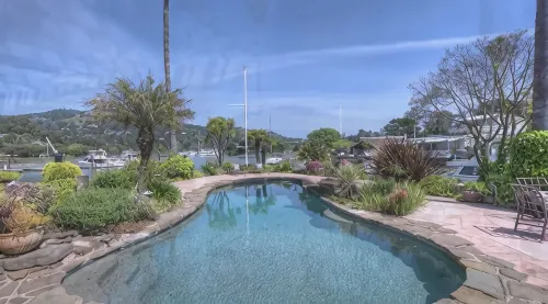 Luxury Tranquil Waterfront Haven w/Pool & Spa