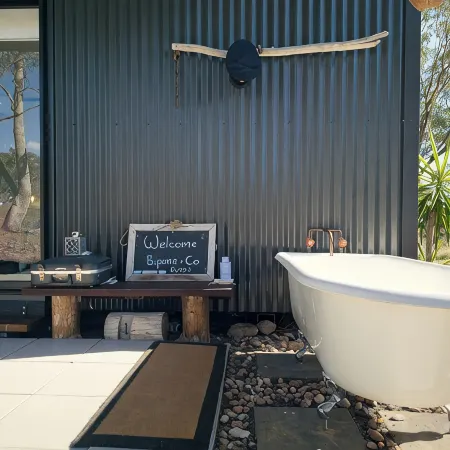 Wake with the Kangaroos: Sunrise Cabin Escape in Mudgee