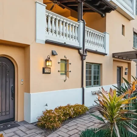 Modern 3-Bedroom beach townhome