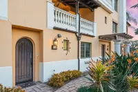 Modern 3-Bedroom beach townhome - balcony