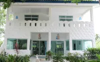 Issara Beach Resort