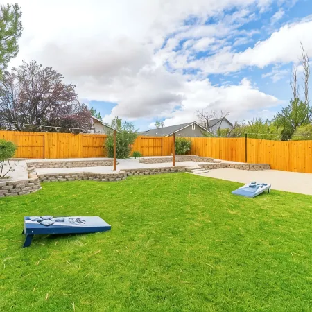 Modern Western Retreat Pet Friendly 4 bed 2 bath