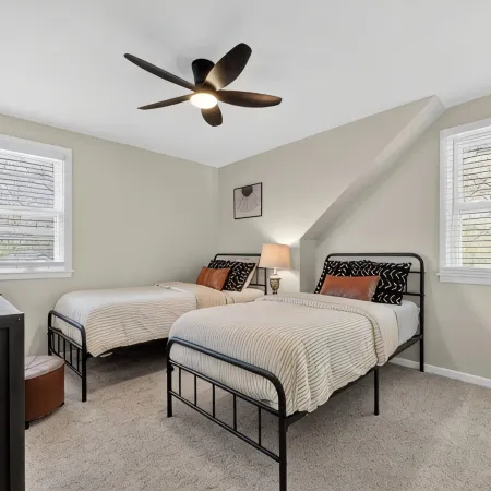 Central Haven - Luxury Stay Near MSU