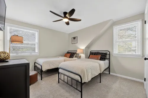 Central Haven - Luxury Stay Near MSU