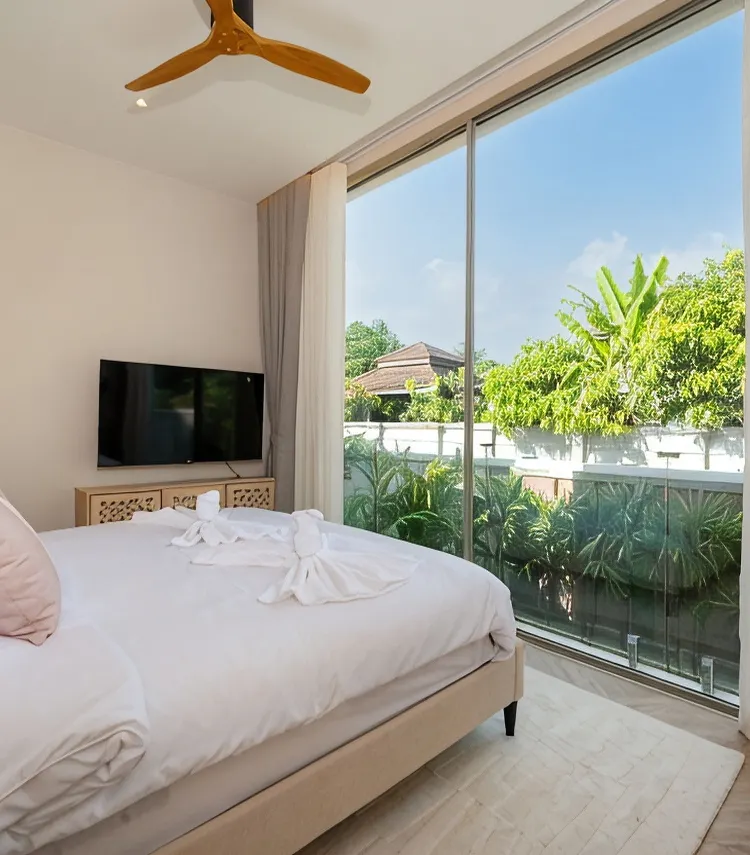 10 Bedrooms Villa