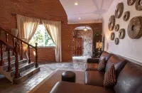 Private Villa, Authentic Cook Included, heated pool, just steps to the beach