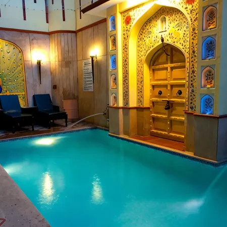 Umaid Mahal - A Heritage Style Boutique Hotel Отели рядом с достопримечательностью «Форт Нахаргарх»