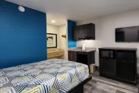 Scottish Inn & Suites - parking