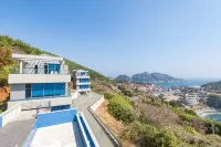 Geoje Party Regina Pool Villa - Private Pools