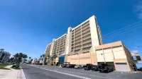Sweeping 5th Floor Views - Direct Beach - Remodeled