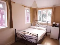 Hour Glass Hotel Hotels near Peckham