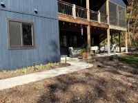One Bedroom Relaxing Woodland Getaway with Putting Green and Walking Trails - อพาร์ทเม้นท์