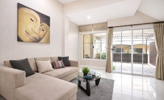 3BR Family Home | 8 Guests | Pool Access | Bangkok