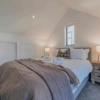 Cute & Stylish Loft- Affordable City Stay Hotels near The Tannery