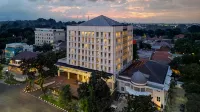 Hotel Royal Padjadjaran Bogor - parking