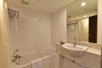 Golden Crown Grand Hotel