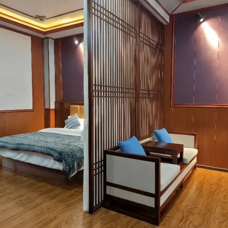 Zangyue Hotel, Chawalong Township