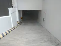 8 ZHENSEN INN - parking