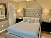 Lake Life Luxury, Lake Geneva, Short Walk To Downtown, Pool View Upgraded Suite - 4-Star