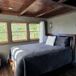 Cozy cabin in Hot Springs, minutes away from town!