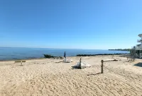 PRIVATE BEACH: ROYAL OCEANVIEW CASTLE @ CLINTON W/ 4 QUEENS 2 FULL
