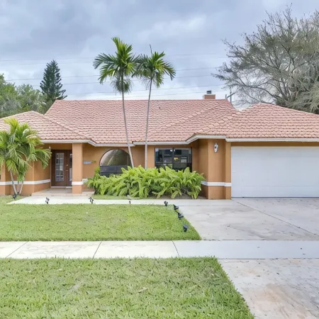 Sunny Oasis/ Pool/ Top Location /Big Patio/10 ppl
