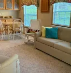 Recently Updated - Cozy Creekside Tiny Home w/ Full Kitchen; Walk to Distillery - Wi-Fi