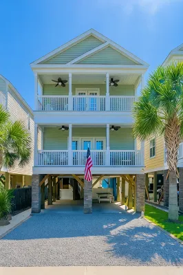High Tide 5 Bedroom Ocean View House, Heated Pool, Hot Tub, Darts, King beds