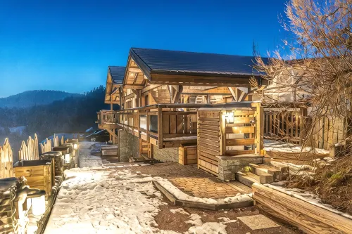Chalets NEUF Spa Panoramiques des 3 Vallées SAUNA, HAMMAM, SWIMMING POOL, CINEMA, DISCO - Hytter