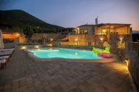 Aether Panorama Pool Retreat - Family