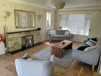 Lovely Bournemouth cottage with beautiful garden, walking distance to the beach - บังกะโล