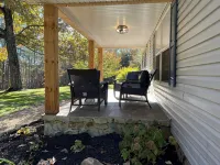Blue Sky Lodge & Barndominium in Peaceful Blue Ridge 1 Flat Acre, Hot Tub and EV