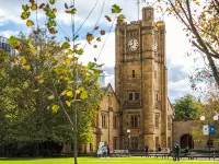 A Chic 2BR Apt Near Melbourne Uni, FREE Parking - 3-Star