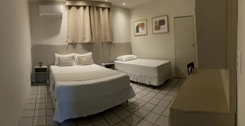 Center Plaza Hotel - parkir