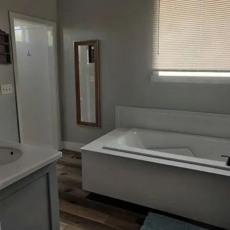 North Shore Oasis - 5 minutes from the lake!