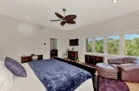 Your Personal Resort-7Br-12 Beds, Pool, Bocce Ball, Boating & so Much More! - 4 stjerner