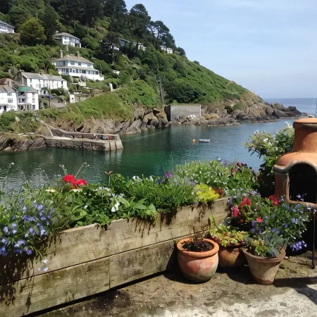 Stunning house right by the sea, spectacular far reaching sea views in Polperro