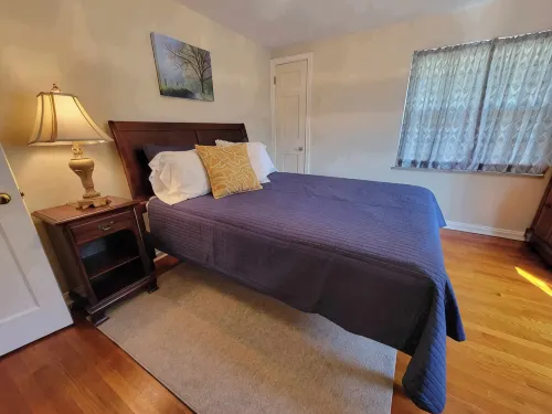 Charming retro house on University Ave, walking distance from WVU Stadium.