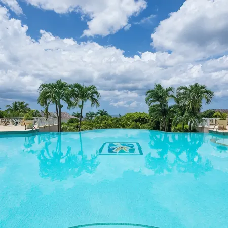 Luxury penthouse apartment on exclusive Sugar Hill resort with beach club access