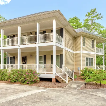 4 Bedroom 4.5 Baths, Sleeps 8 on course #5