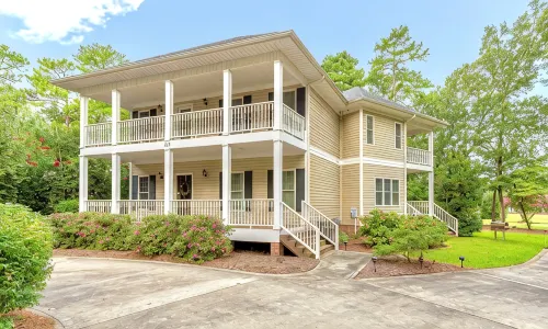 4 Bedroom 4.5 Baths, Sleeps 8 on course #5