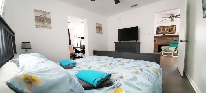 Up to 10 guests - Just min to Clearwater Beach & Indian Rocks Beach Hotels in Largo