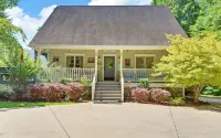 Cameron House Retreat:  Lake, wine & mountain paradise! 5 miles to Helen!