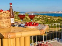 Great Location: FREE Gozo transfers, WIFI, Bicycles & BBQ  – NO Car required! Hotels in Ghajnsielem