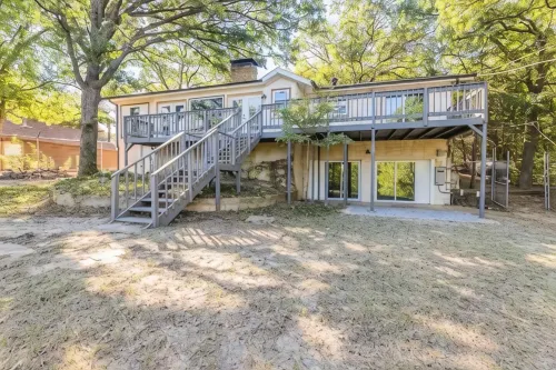Tanglewood Farmhouse / Lake Texoma 800ft / Sleeps 14 / GameRoom +  Resort Access