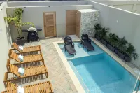 High-End Villa ~ Walk to Beach ~  Private Pool ~ Ocean View - Private Pools