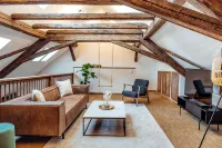 Großes Design Apartmentinnenstadtgruppe&familie