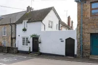 Charming 2 Bedroom Character Cottage - 3-Star