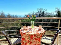 Starry Night - Extra big bed, big bathtub, private parking, sea view, 2 rooms Hotels in Pobri