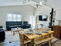 Cozy house in Indian River. Walking distance to Burt Lake and the public Beach. - 3-Star
